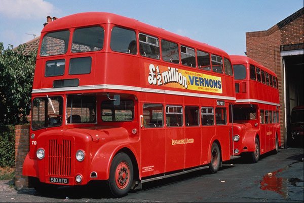 581076 Lancashire United Guy Arab Deckers Await Duty Call A4 Photo Print