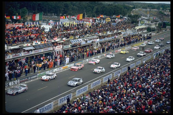 582032 Start Line Up, Le Mans 24 hour A4 Photo Print