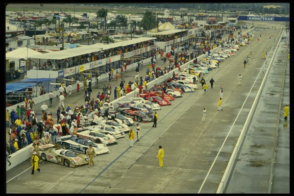 582037 Race Start, Sebring 12 hour A4 Photo Print