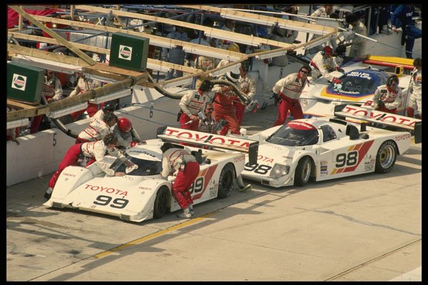 582040 Two Toyotas' Pit Stop, Sebring 12 hour A4 Photo Print