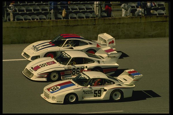 582041 393 S Porsches, Daytona 24 hour A4 Photo Print
