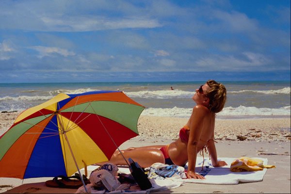 589088 Beach Belle A4 Photo Print
