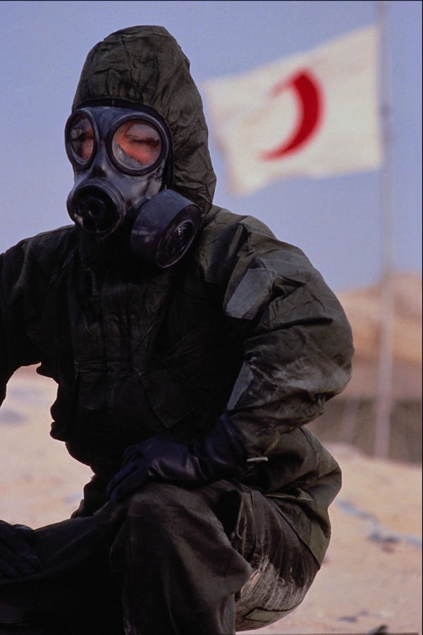 590080 N.B.C. Respirator Kit On Soldier, Gulf War A4 Photo Print