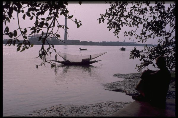 595035 Fisherman On The Hooley River, Calcutta A4 Photo Print