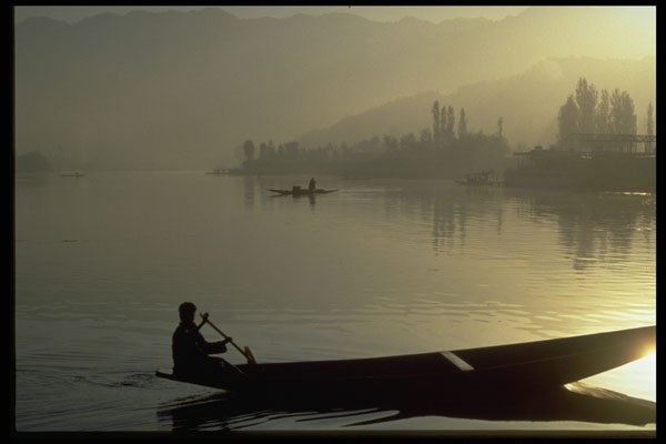 595039 Dal Lake, Srinagar, Kashmir A4 Photo Print