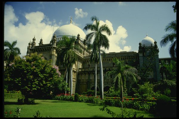 595052 Art Gallery, Bombay A4 Photo Print