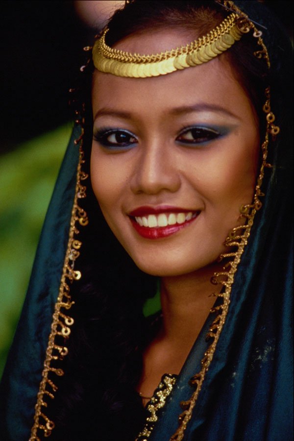 596088 Dancer At Cultural Show In Singapore A4 Photo Print