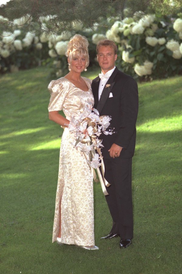 598055 Portrait Of Bride And Groom A4 Photo Print