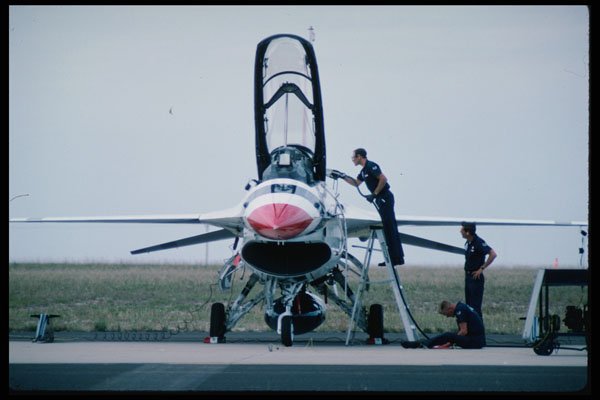 601014 F 16 Being Serviced A4 Photo Print