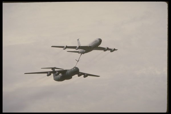 601029 Boeing CK 135 Tanker, Refueling Lockheed C 141 Starlifter A4 Photo Print