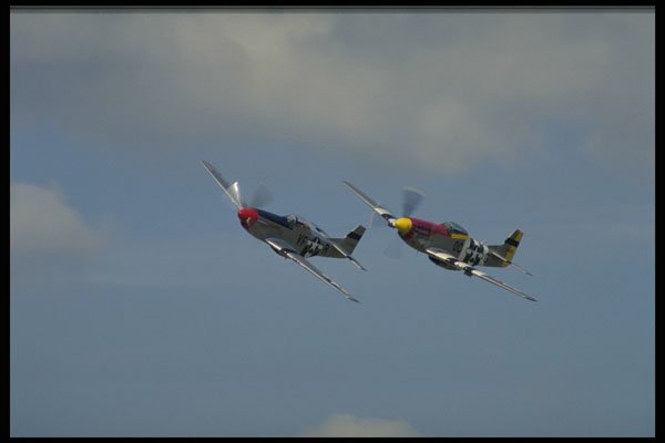 601066 P510D Mustang, Two Mustangs Flying In Formation A4 Photo Print