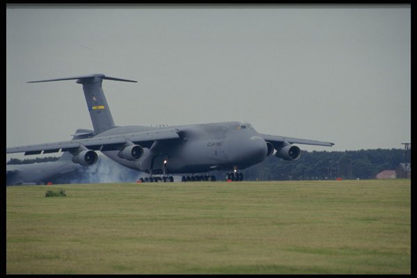 601074 Lockheed C 5B Galaxy, Landing A4 Photo Print