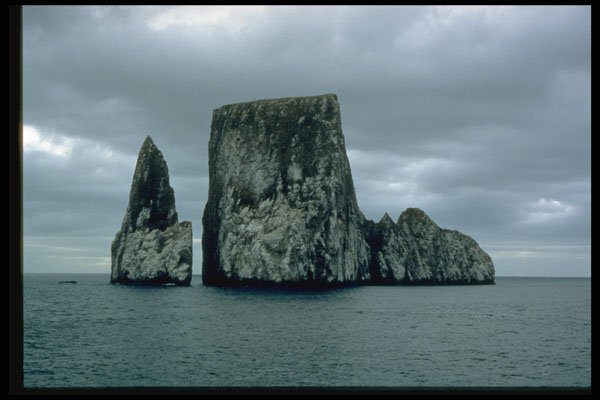 603029 Leon Dormido Cliff, Galapagos Islands A4 Photo Print