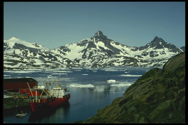 605080 Greenland Near Amagfallik A4 Photo Print