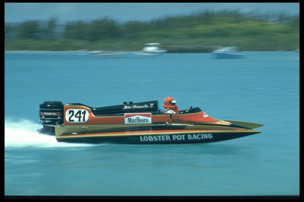 606007 Competitor In Annual Powerboat Race, Bermuda A4 Photo Print