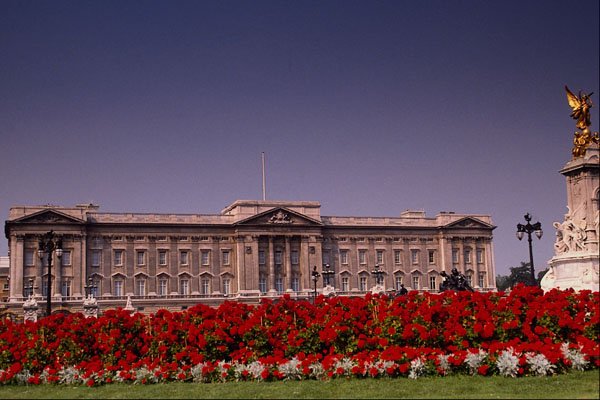 607087 Buckingham Palace, London, England A4 Photo Print