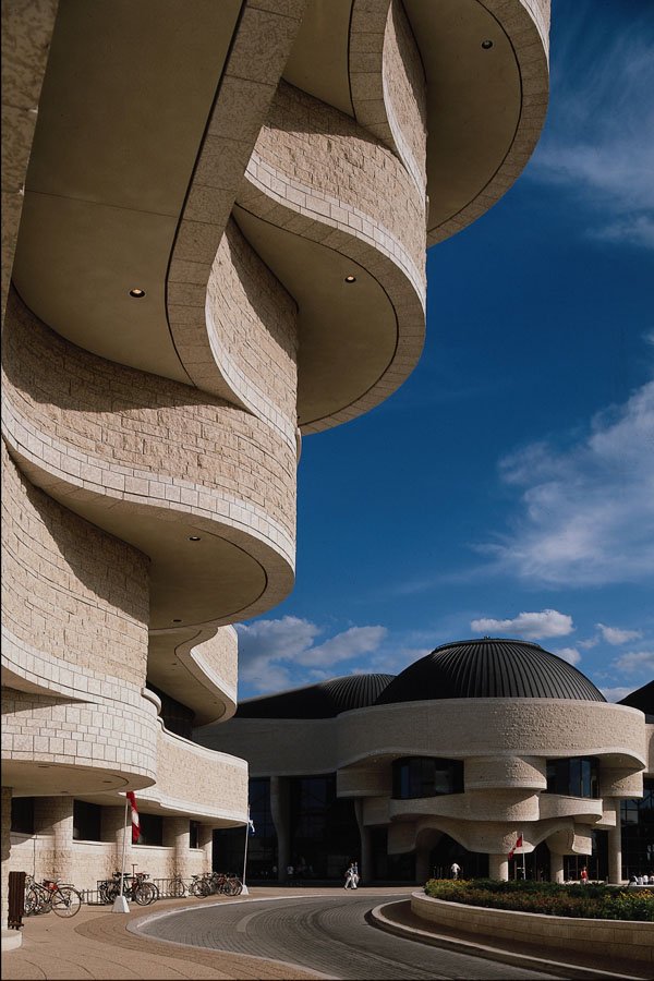 609011 The Museum's Architecture Features Curving, Flowing Lines A4 Photo Print
