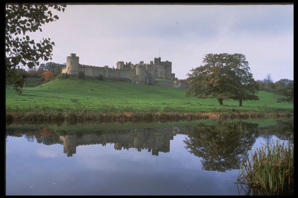 612040 Alnwick Castle, England A4 Photo Print