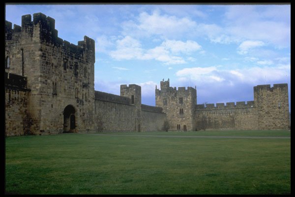 612042 Alnwick Castle, England A4 Photo Print