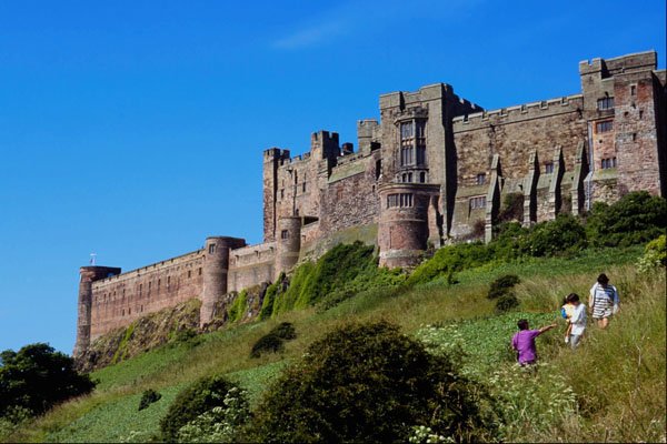 612062 Bamburgh Castle, Northumberland, England A4 Photo Print