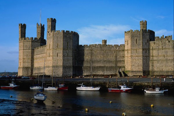 612070 Caernarvon Castle, Gwynedd, Wales A4 Photo Print