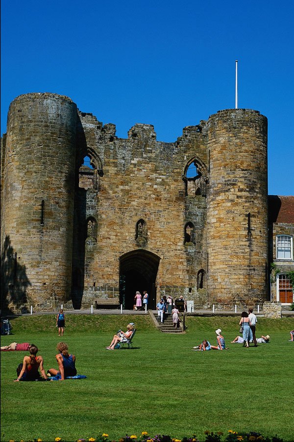 612081 Tonbridge Castle, Kent, England A4 Photo Print