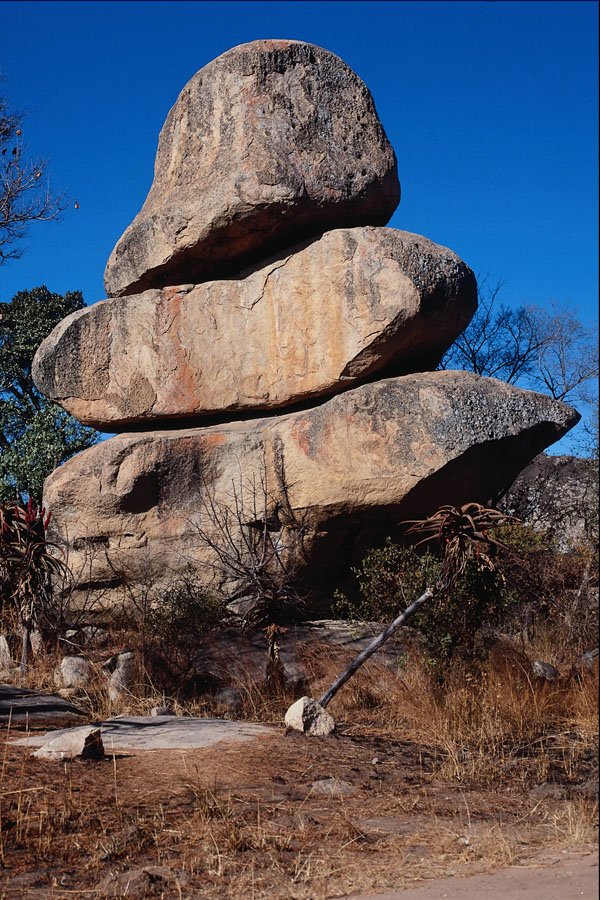 613099 The Balancing Rocks, Harare, Zimbabwe A4 Photo Print