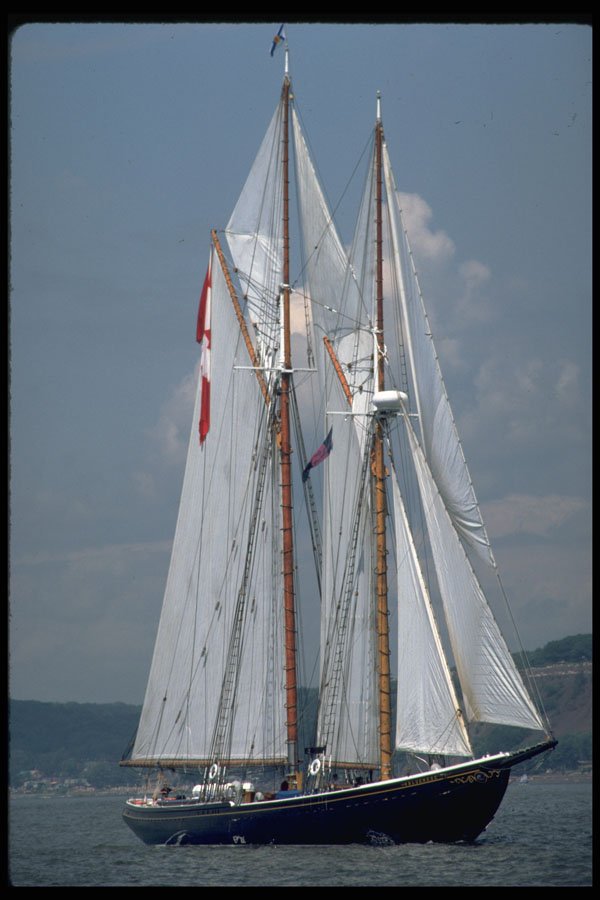 615025 Bluenose II  A4 Photo Print