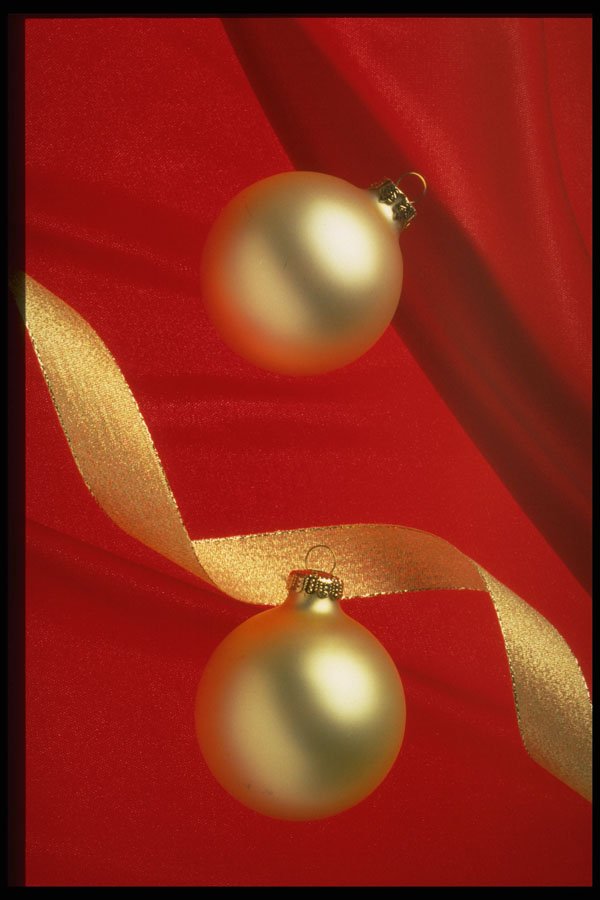 616006 Red Fabric, Gold Globes And Gold Ribbon A4 Photo Print