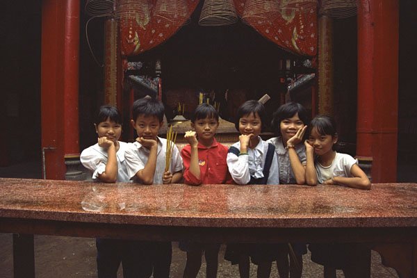 621005 Children A4 Photo Print