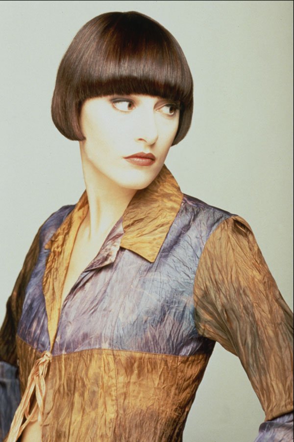 622023 Fashionable Blunt Cut A4 Photo Print