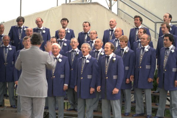 624032 The Evening Choir, England A4 Photo Print