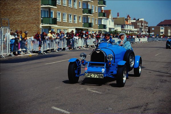 624082 CFC 778N Blue A4 Photo Print