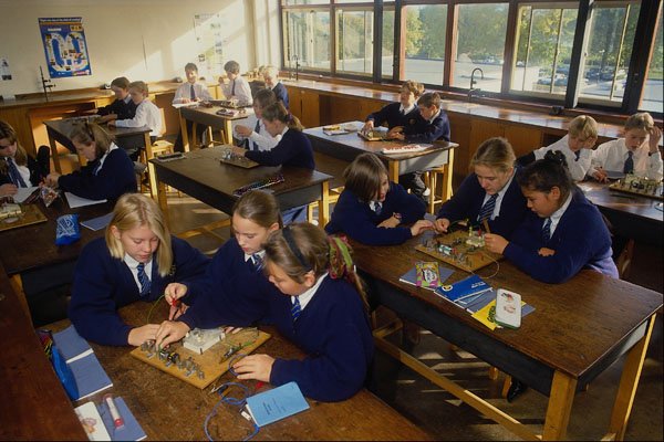 625034 Secondary School Classroom, Physics Lesson A4 Photo Print