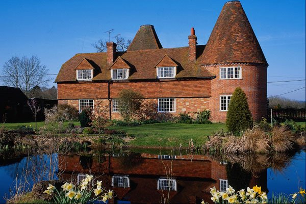 625054 Oast House, Kent A4 Photo Print