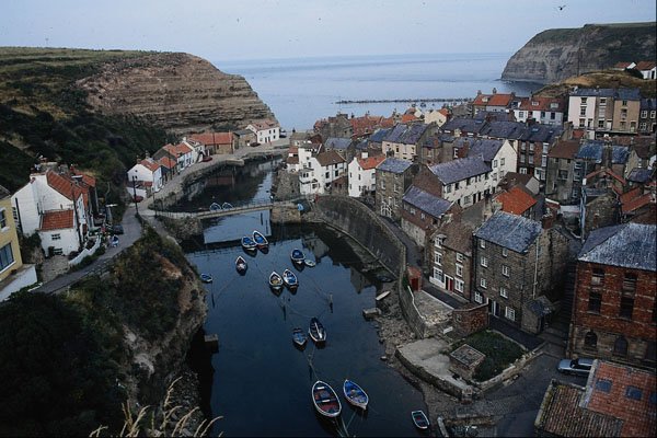 625093 Staithes Fishing Village, Yorkshire A4 Photo Print