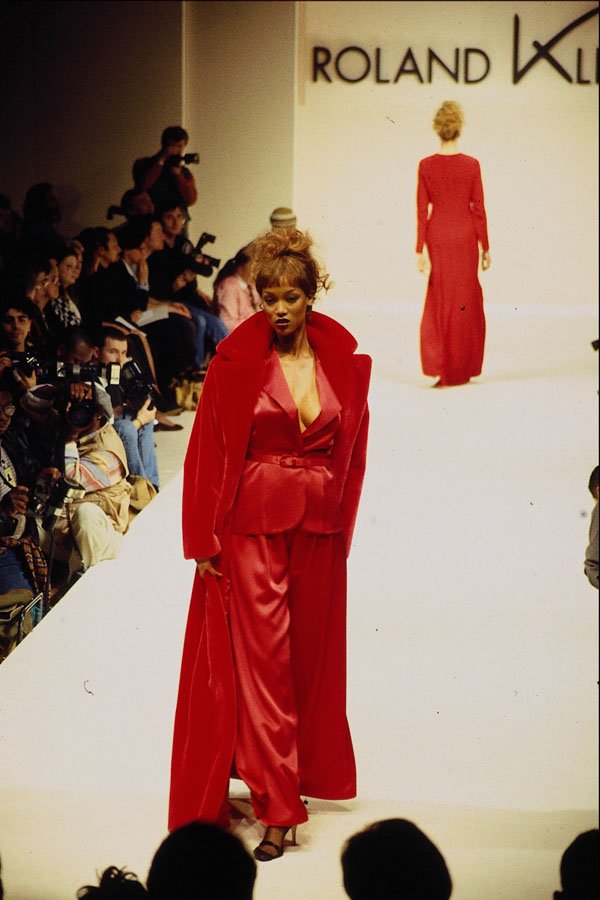 627028 Roland Klein's Red Coat And Suit A4 Photo Print