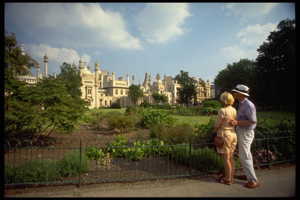 628067 Pavilion And Gardens, Brighton, England A4 Photo Print