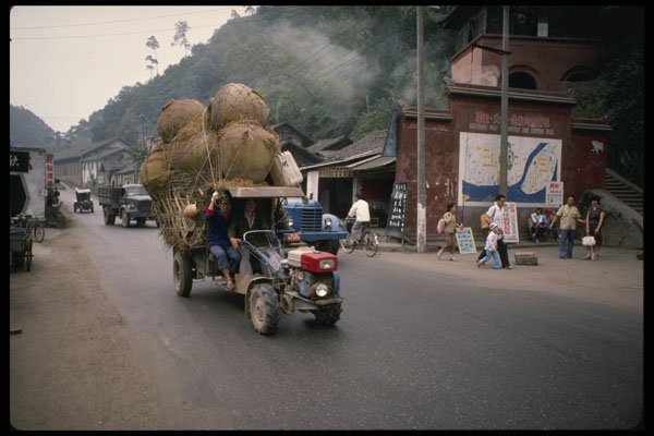630004 Transporting Huge Clay Pots, Leshan A4 Photo Print