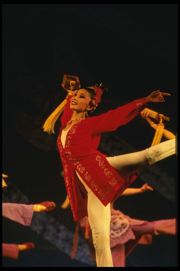 630033 Dancer, Shanghai A4 Photo Print
