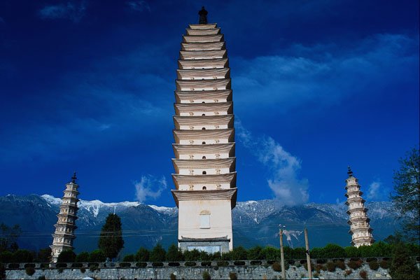 630045 The Three Pagodas, Dali, Western Yunnan Province A4 Photo Print