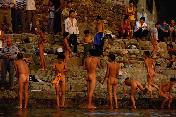 630058 Men Washing In The River Long, Chadong A4 Photo Print