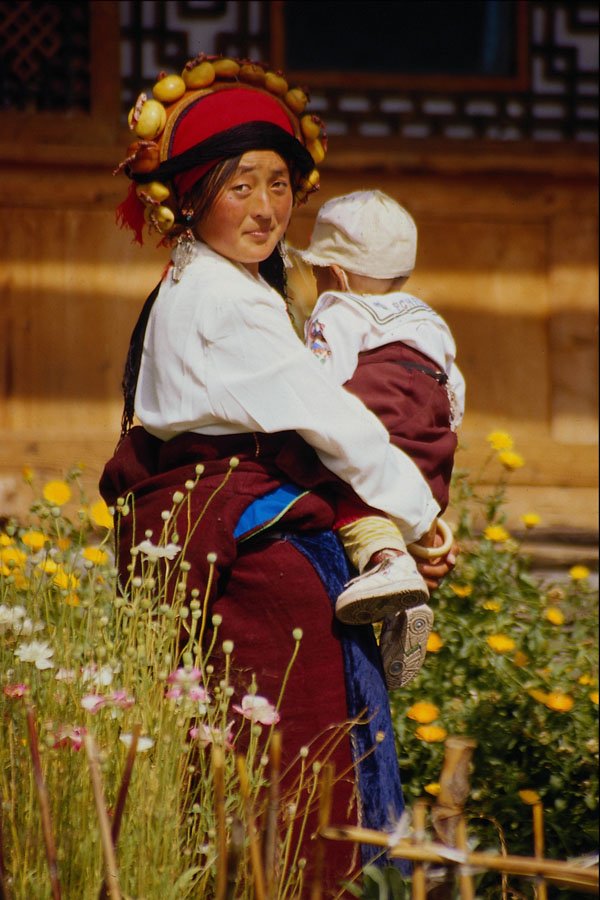630064 Tibetan Lady With Baby, Near Songpan A4 Photo Print