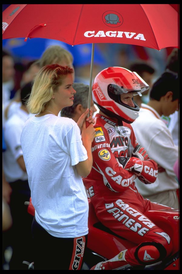 631030 Former World Champion Eddie Lawson Waits On The Grid A4 Photo Print