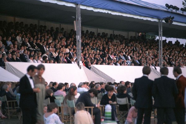 633005 Let The Concert Begin, Regatta In England A4 Photo Print