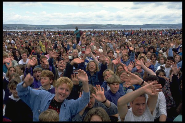 633009 Crowd Of Approximately 2,000 People A4 Photo Print