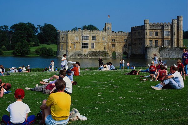 633054 Leeds Castle, Kent, England A4 Photo Print
