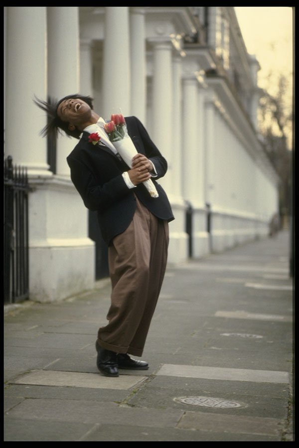 635007 Man With Tulips, Onslow Square, London, England A4 Photo Print
