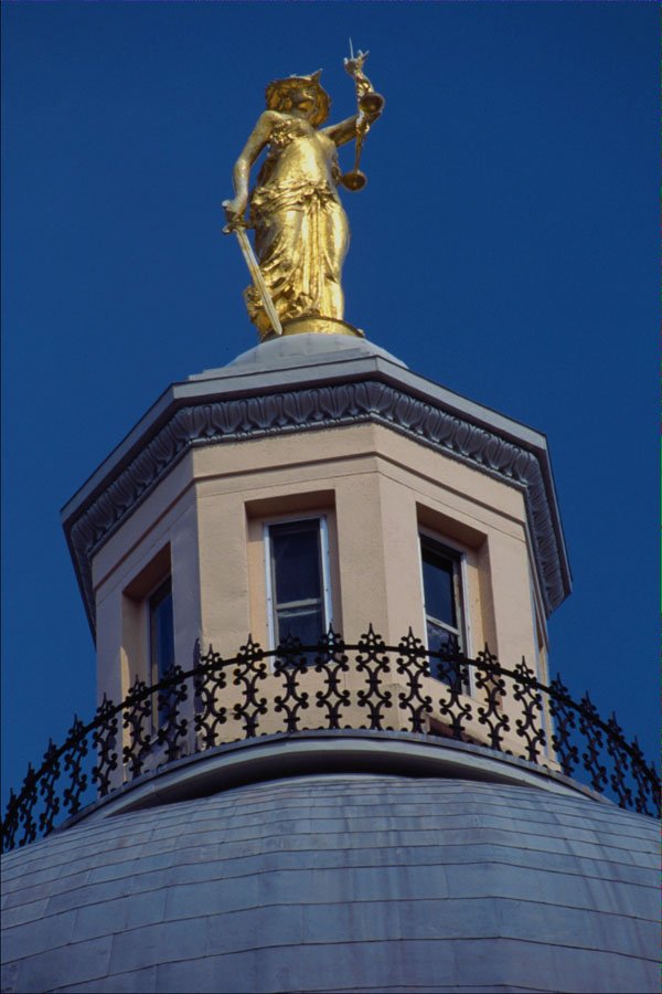 636076 Golden Statue Of Justice, New York State A4 Photo Print