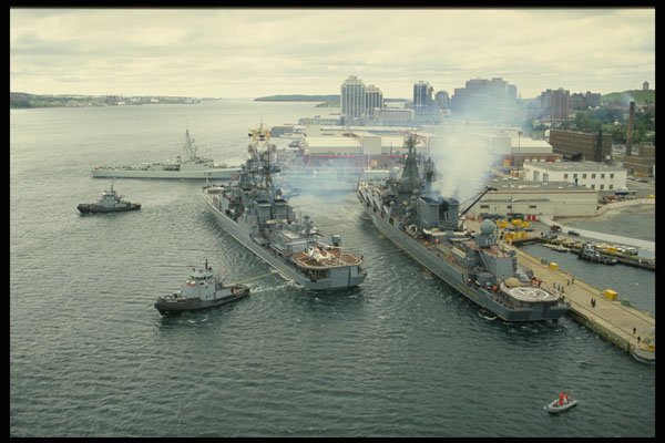 637029 Russian Missile Destroyer Leaving Navy Dockyard In Halifax A4 Photo Print